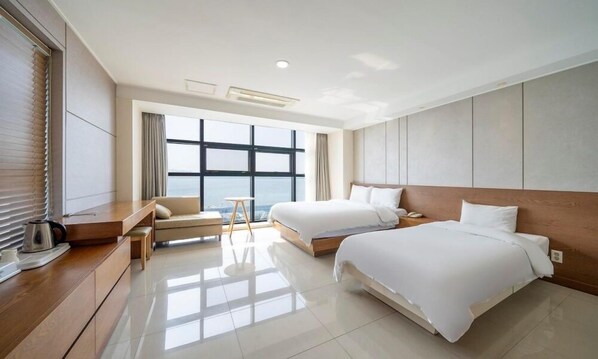Deluxe Twin Room with Ocean View | Individually decorated, individually furnished, desk, free WiFi - Premiers Hotel (Incheon)