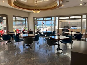 다이닝