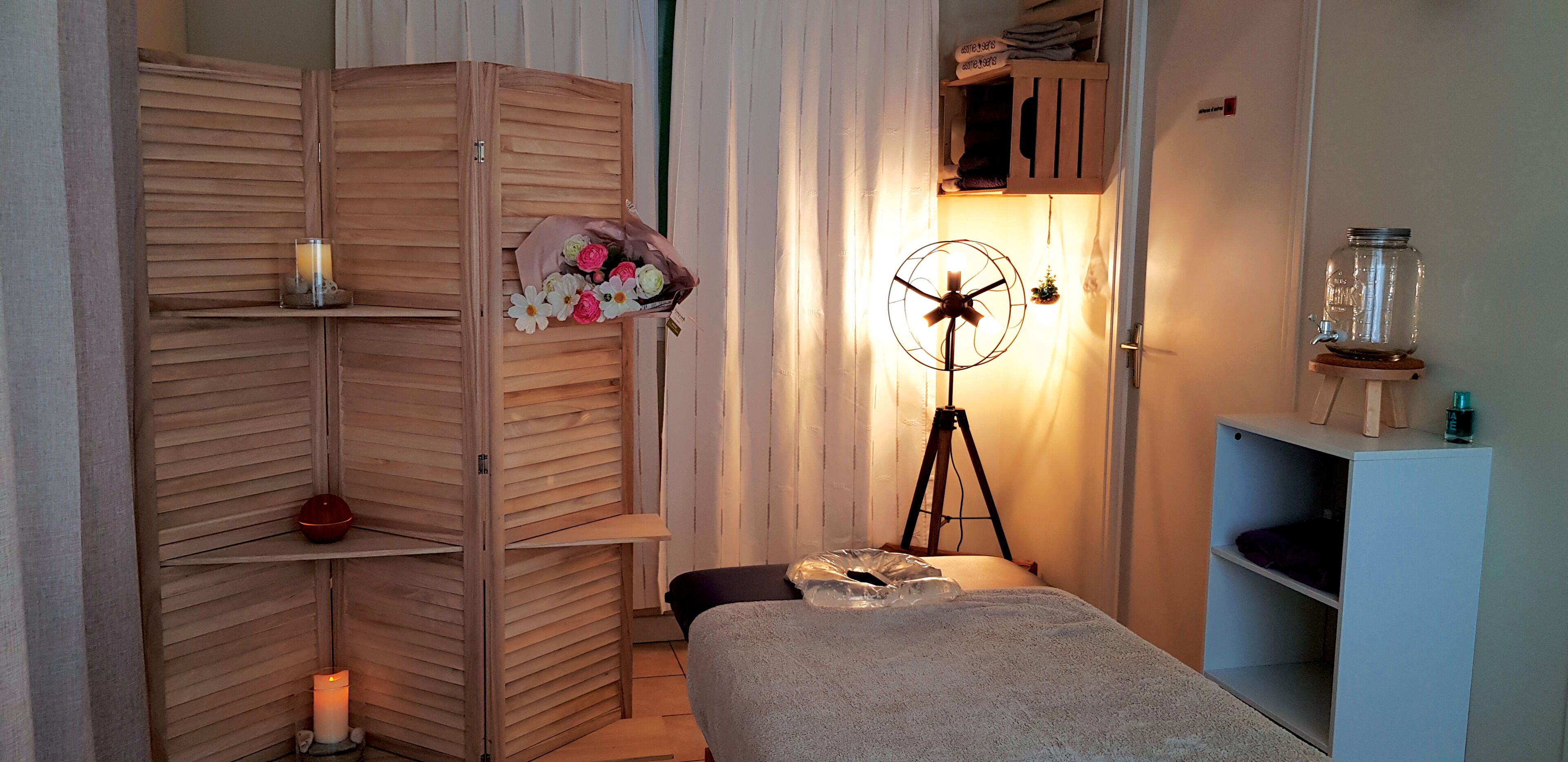 body treatments, sports massages, body scrubs, facials, 1 treatment room