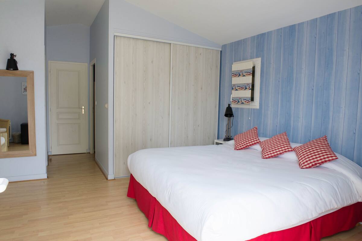 Premium bedding, minibar, in-room safe, individually decorated