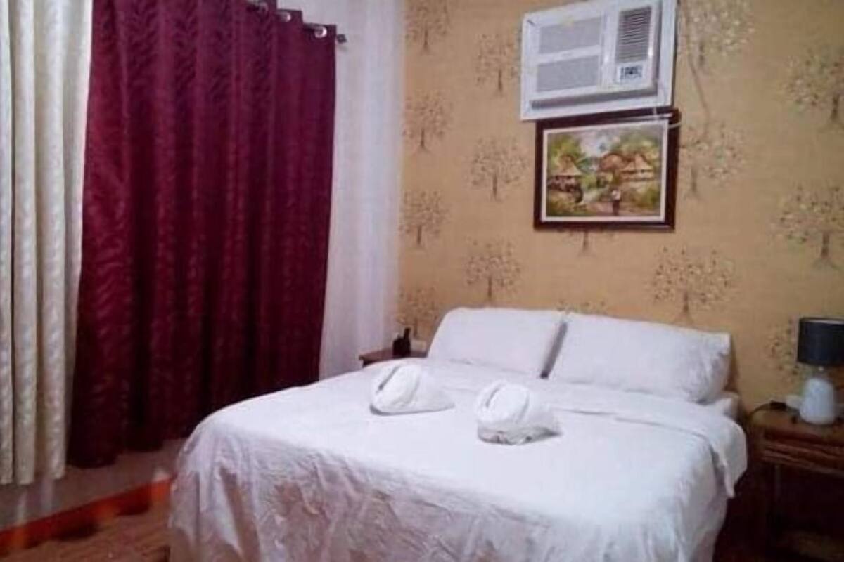 Deluxe Room, 1 Bedroom, Non Smoking | Premium bedding, down duvets, individually decorated