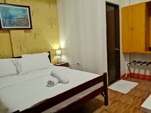 Standard Room, 1 Bedroom, Non Smoking | Premium bedding, down duvets, individually decorated
