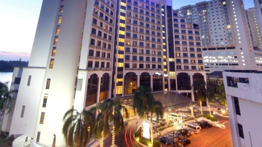 Grand Riverview Hotel