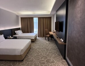 Deluxe Twin Room, Non Smoking | Desk, blackout drapes, iron/ironing board (on request), WiFi (free)