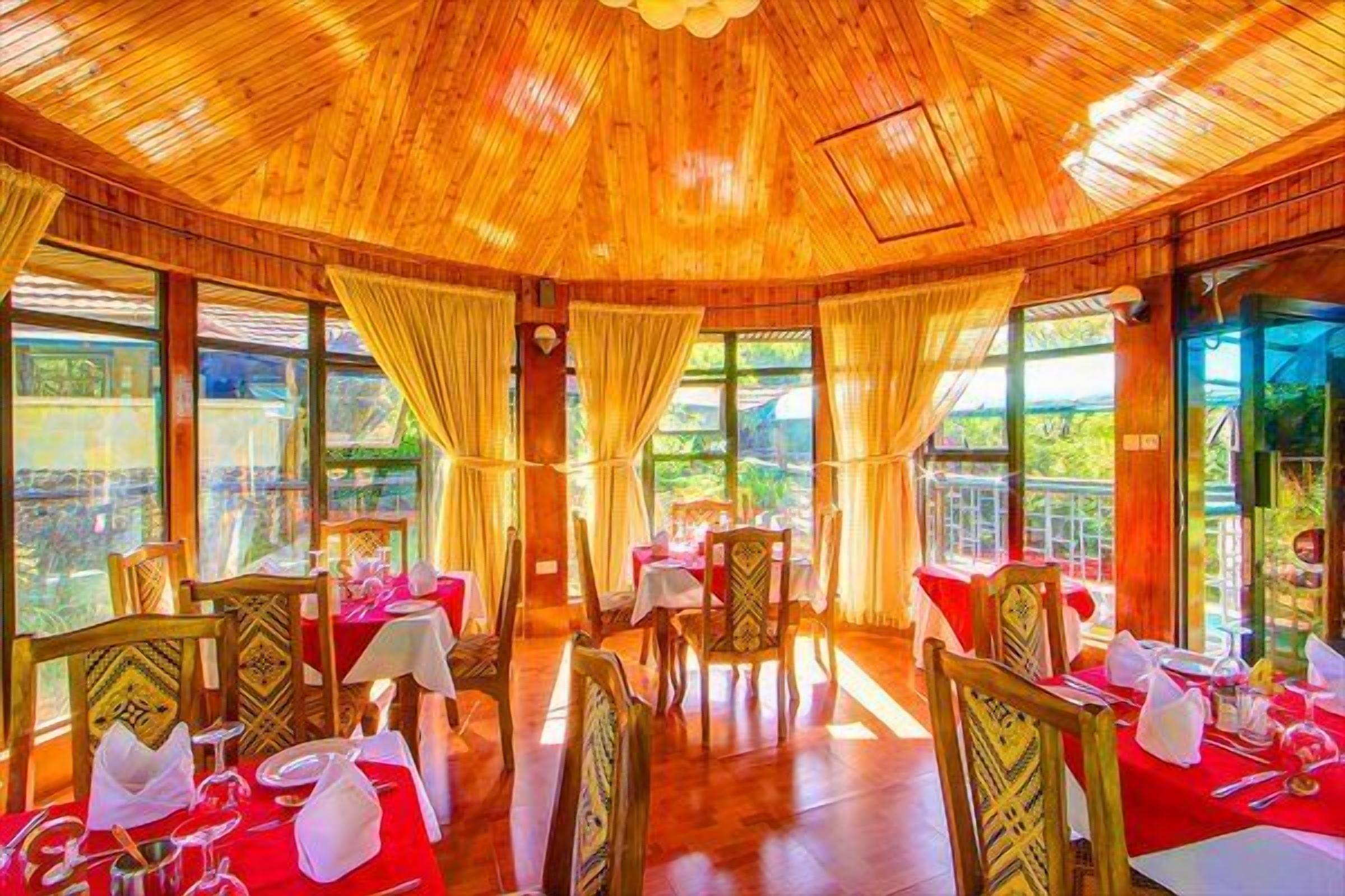 Här finns 3 restauranger som serverar frukost.