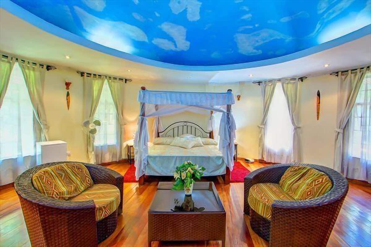 Presidential Suite | Living area | Flat-screen TV