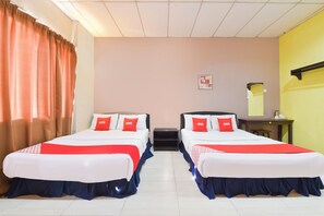 Family Suite | Desk, free WiFi, bed sheets