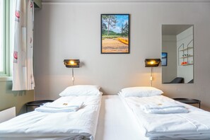 Basic Double Room, 1 Queen Bed | Lake view - Austbø Hotell (Vinje)