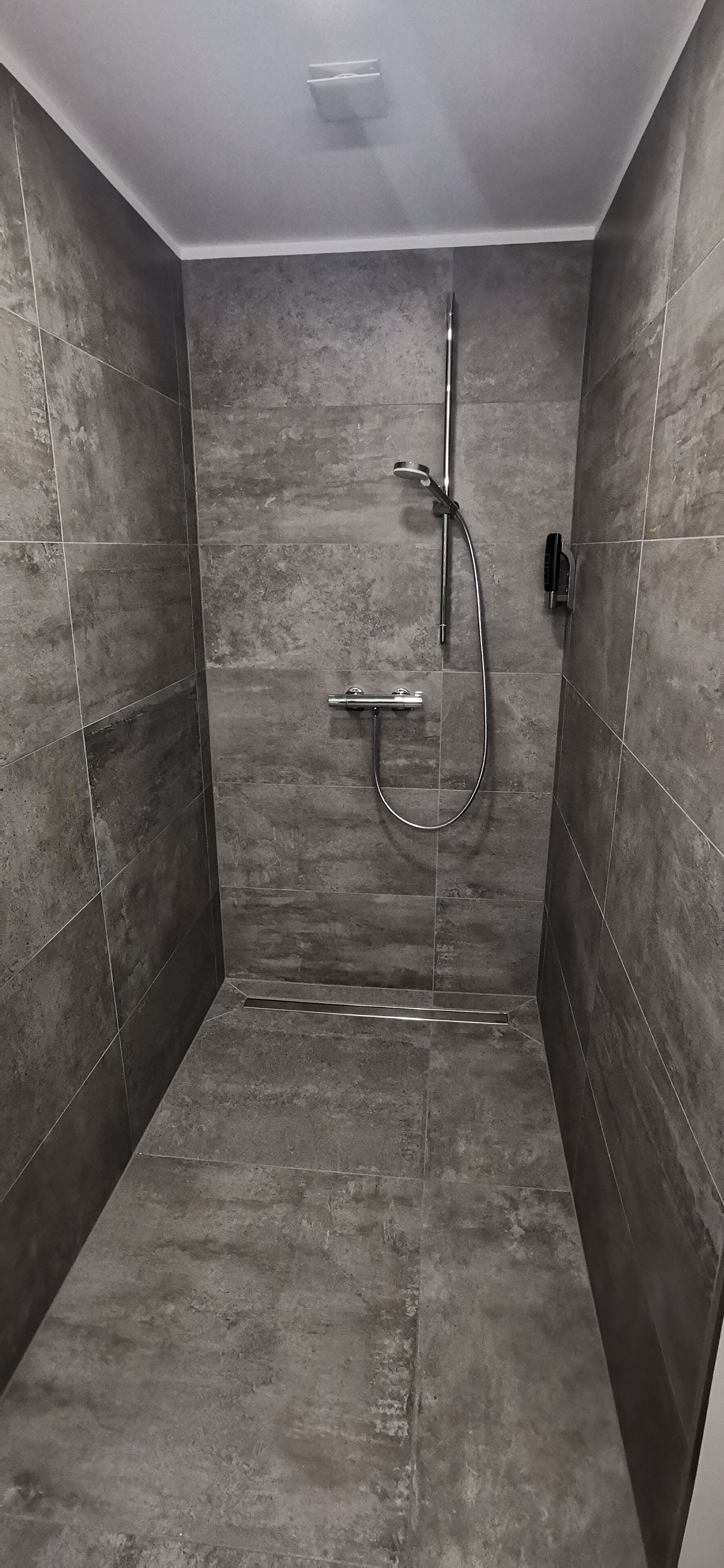 exclusive double room | bathroom | shower, hair dryer, towels