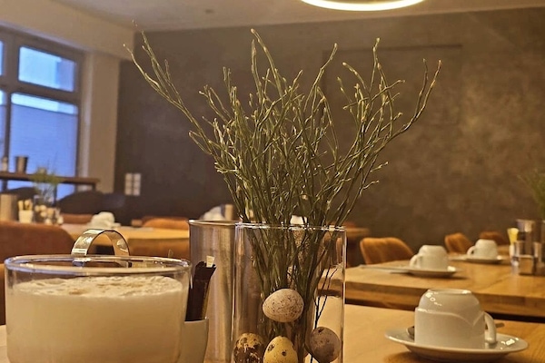 Sarapan bufet setiap hari dengan fi