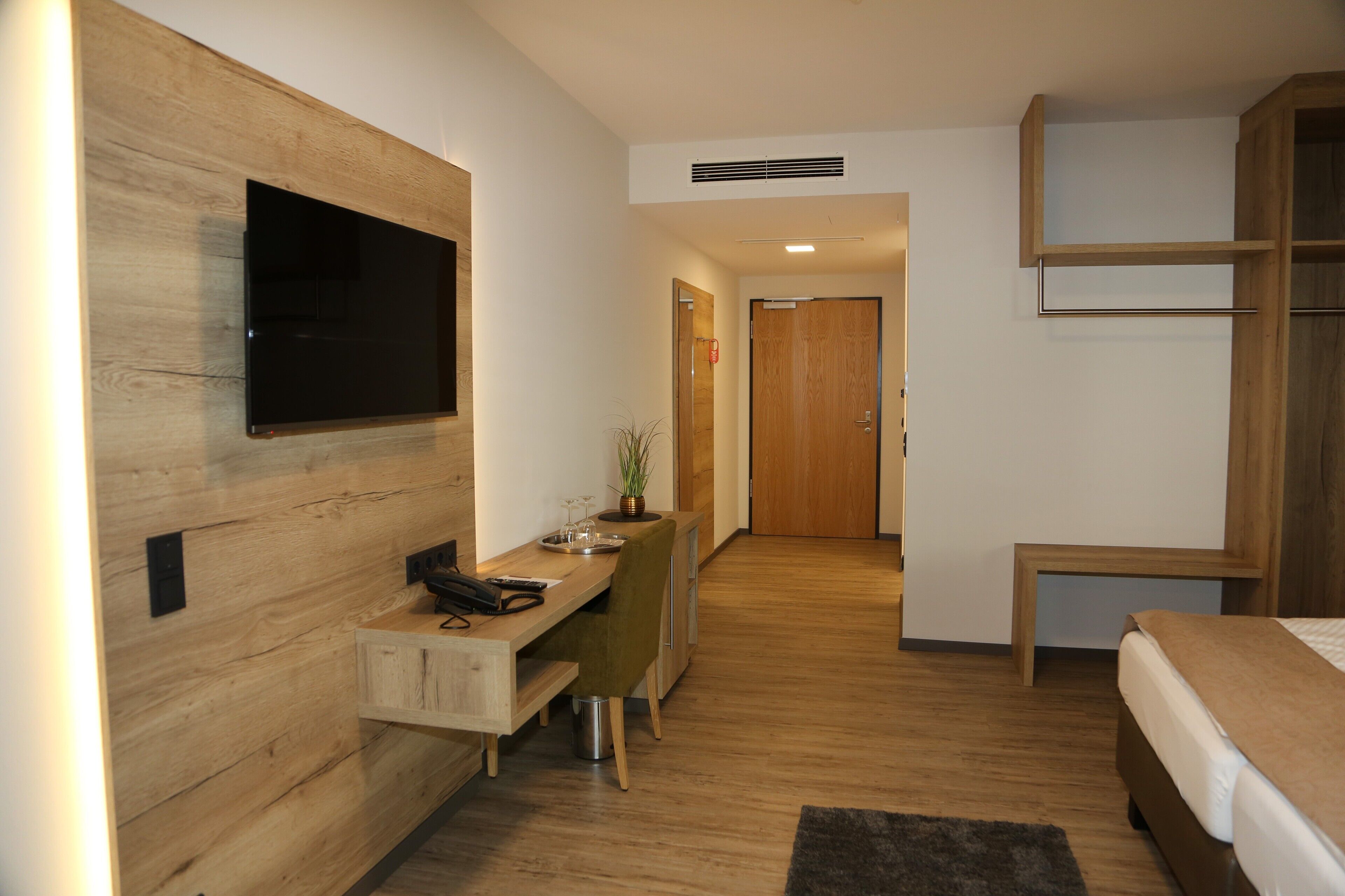 exclusive double room | 1 bedroom, desk, laptop workspace, blackout curtains