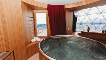 Private spa tub