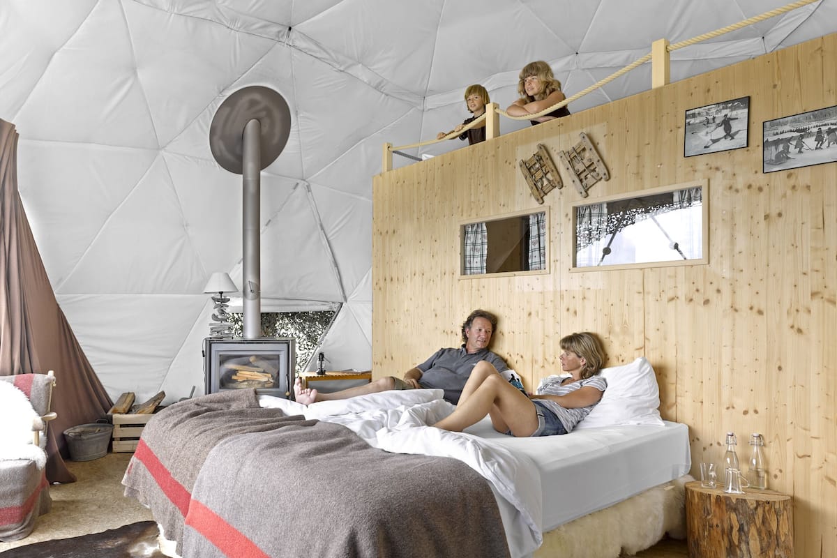 Premium bedding, in-room safe, soundproofing, free cribs/infant beds