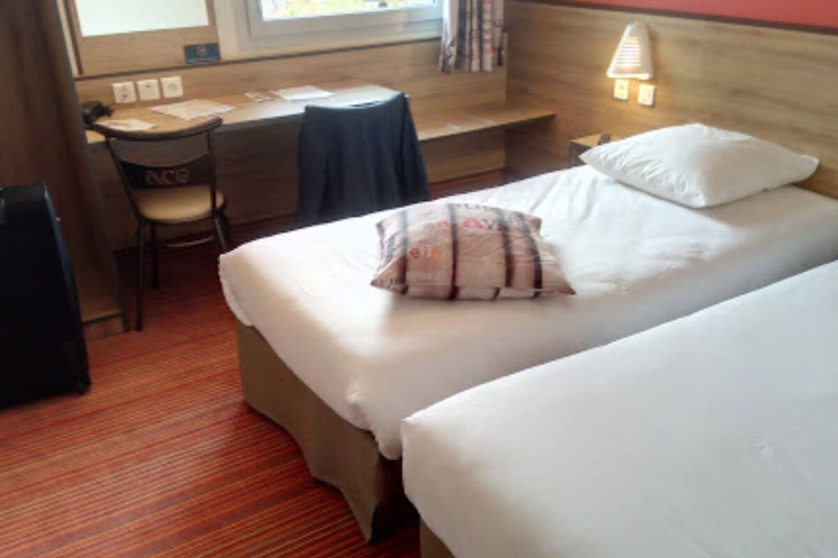 twin room | 1 bedroom, desk, soundproofing, free cots/infant beds