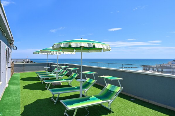 Rooftop terrace - Amadei Hotel Figaro & Apartments (Pesaro)