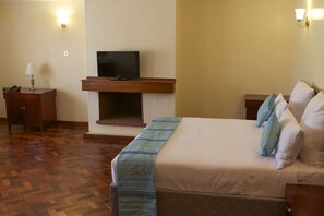 Minibar, Zimmersafe, Schreibtisch, kostenloses WLAN