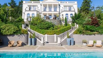 Outdoor pool, sun loungers