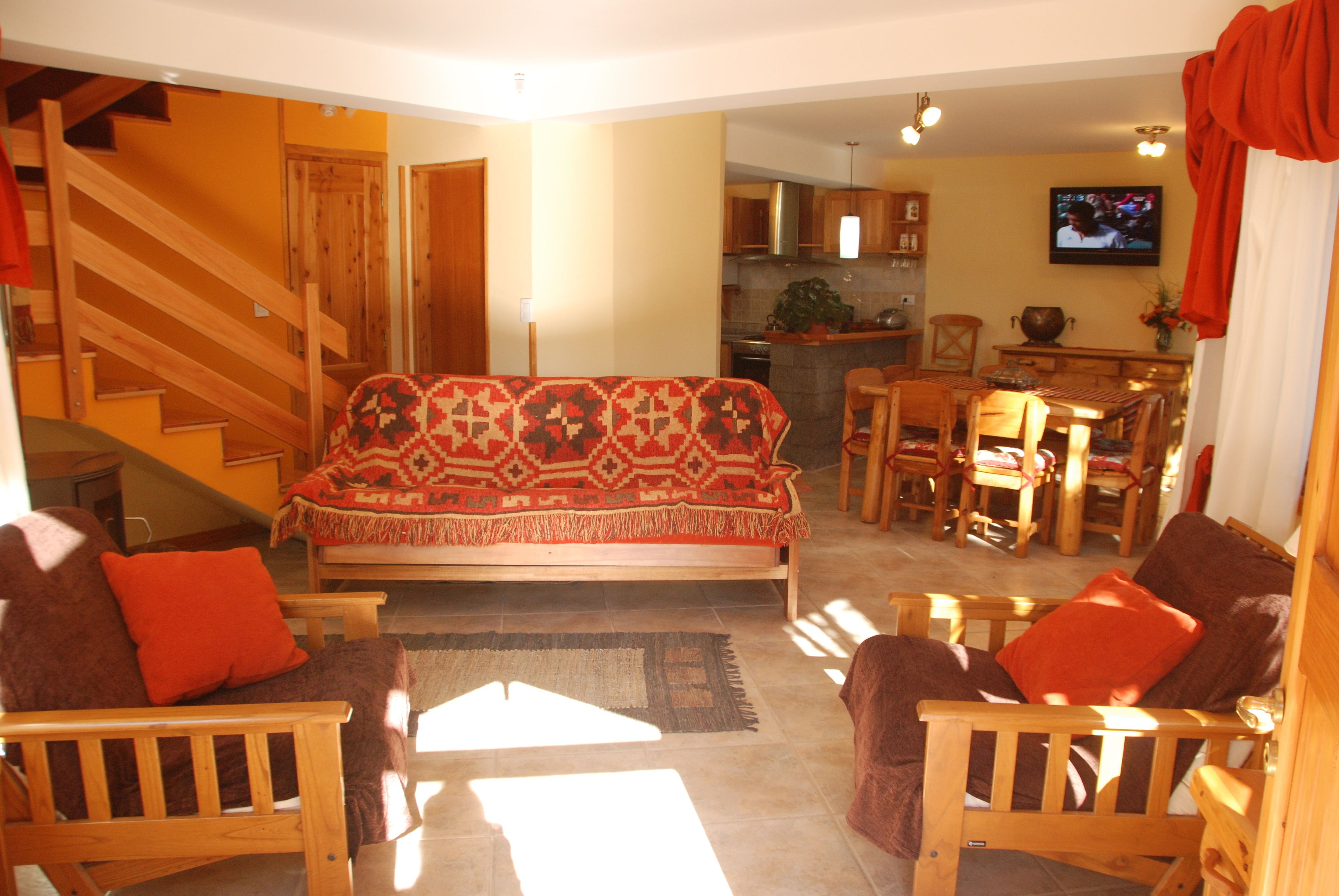 Televisi layar datar 32-inci dengan saluran TV kabel dan TV