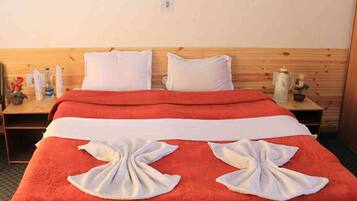 Standard Double Room | Desk, rollaway beds, free WiFi, bed sheets