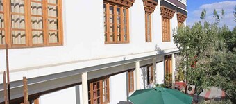 TIH Hotel Mahay Palace