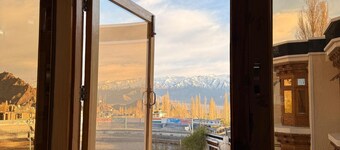 Hotel New Glacier View