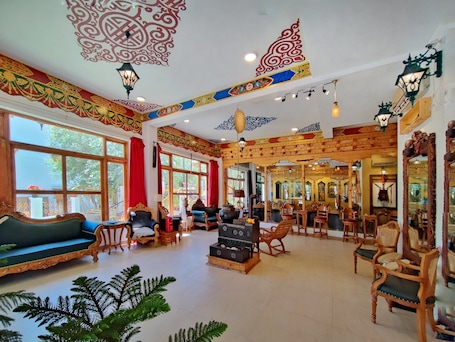 Reception. Grand Himalaya