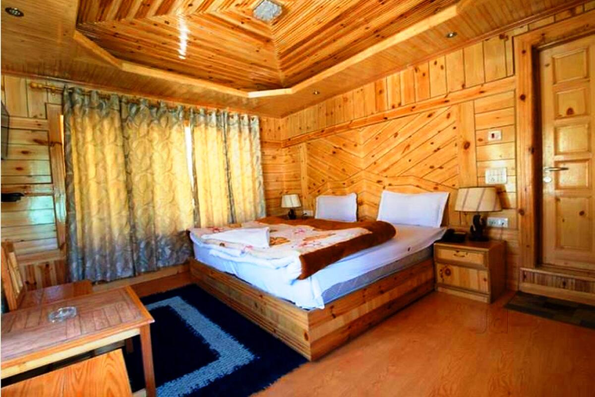 Rollaway beds, free WiFi, bed sheets