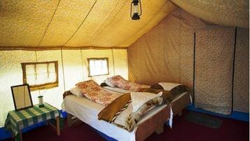 Standard Room | Desk, rollaway beds