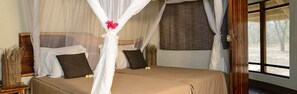 In-room safe, bed sheets