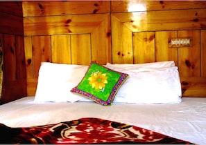 Desk, rollaway beds, free WiFi, bed sheets