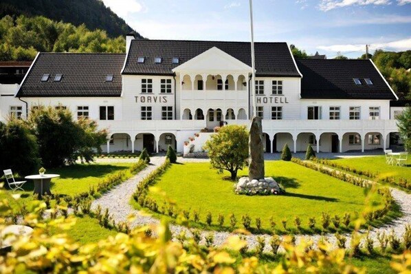 Property grounds - Tørvis Hotell (Luster)