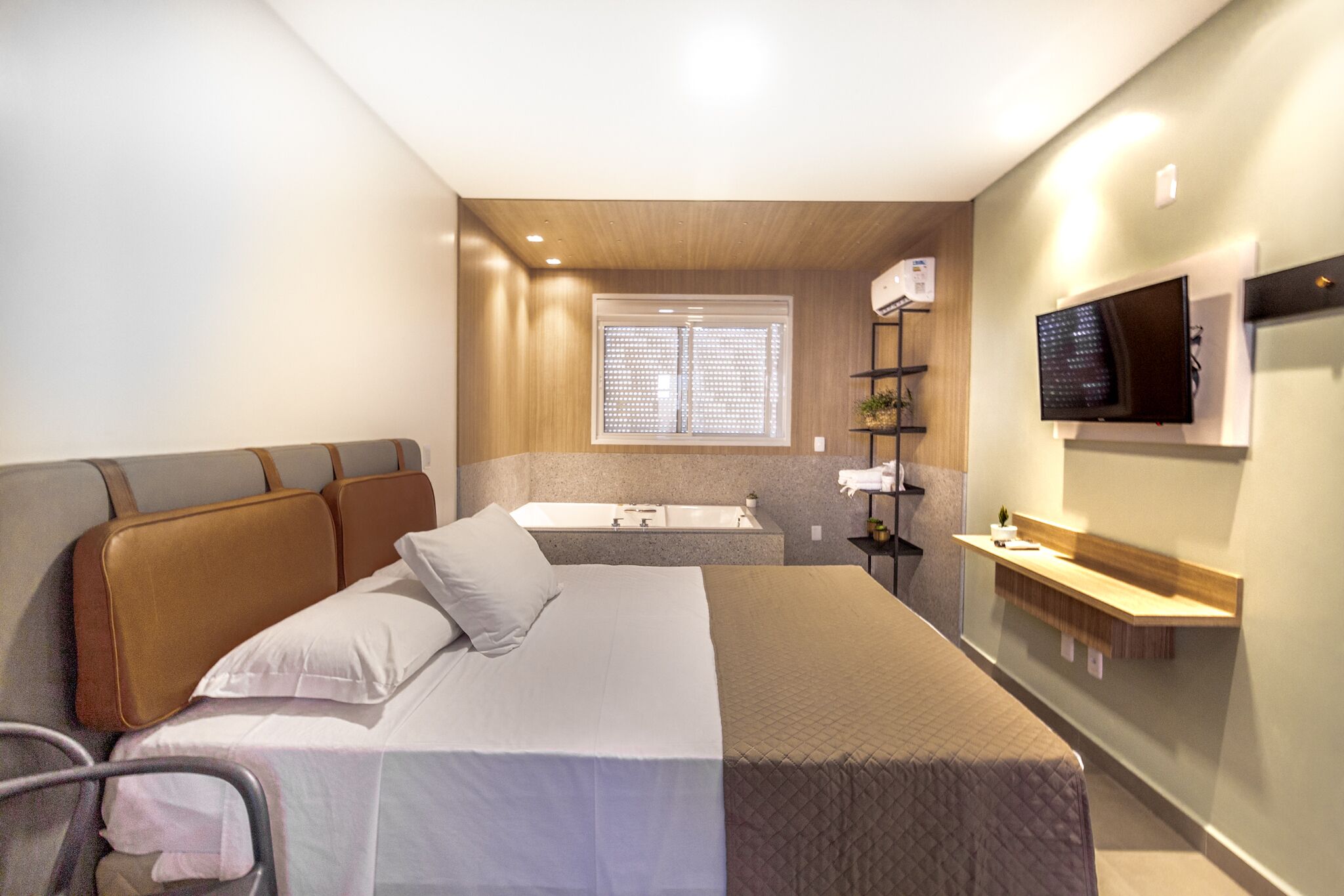 deluxe double room, 1 king bed | 1 bedroom, minibar, blackout curtains, free wifi