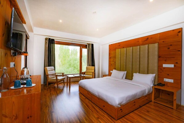 Doppia Standard | Biancheria da letto di alta qualità, una scrivania