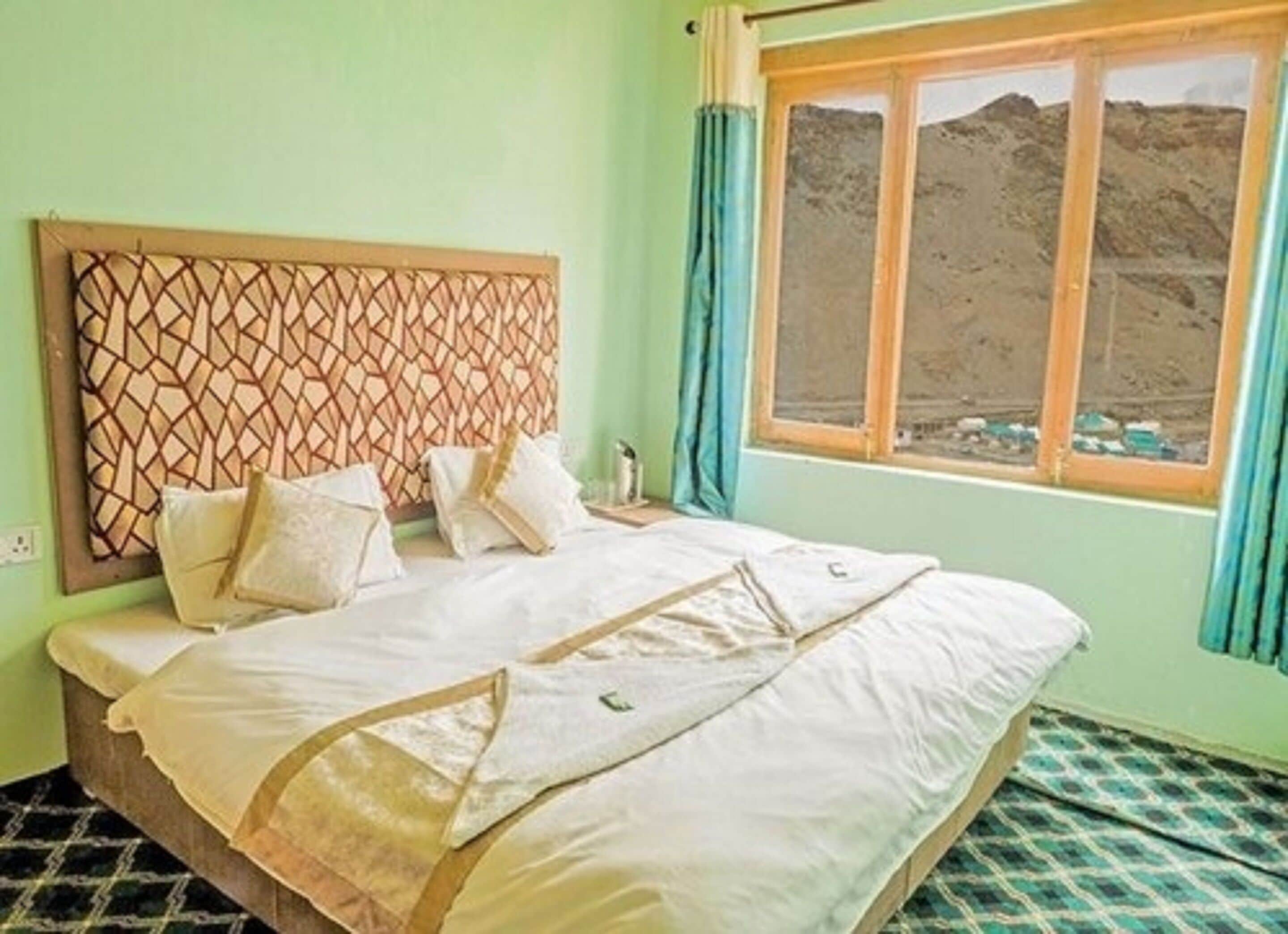 Superior Double Room | In-room safe, rollaway beds, bed sheets