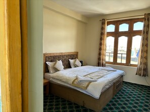 Superior-Doppelzimmer | Zimmersafe, Zustellbetten, Bettwäsche