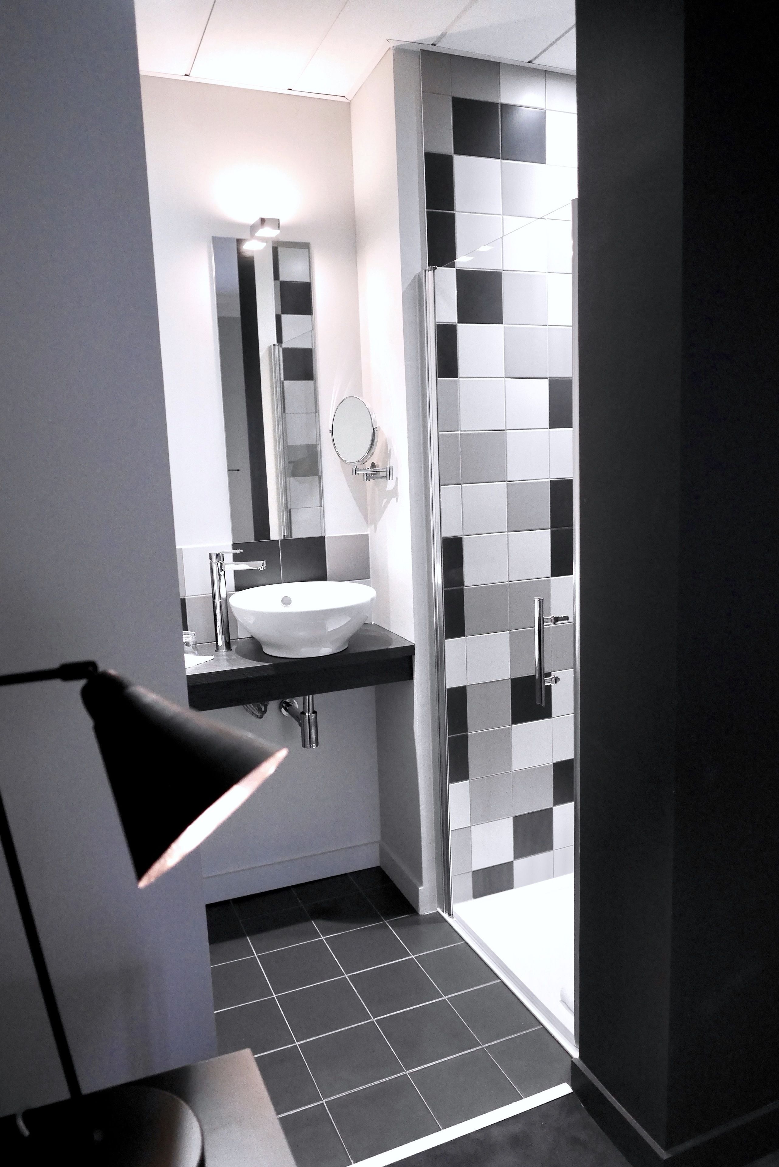 executive room | bathroom | designer toiletries, hair dryer, towels