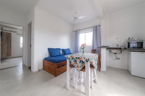 Apartament superior | Cuina privada | Frigorífic i microones