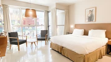 Studio, balkon | 1 slaapkamer, luxe beddengoed, donsdekens, een kluis op de kamer