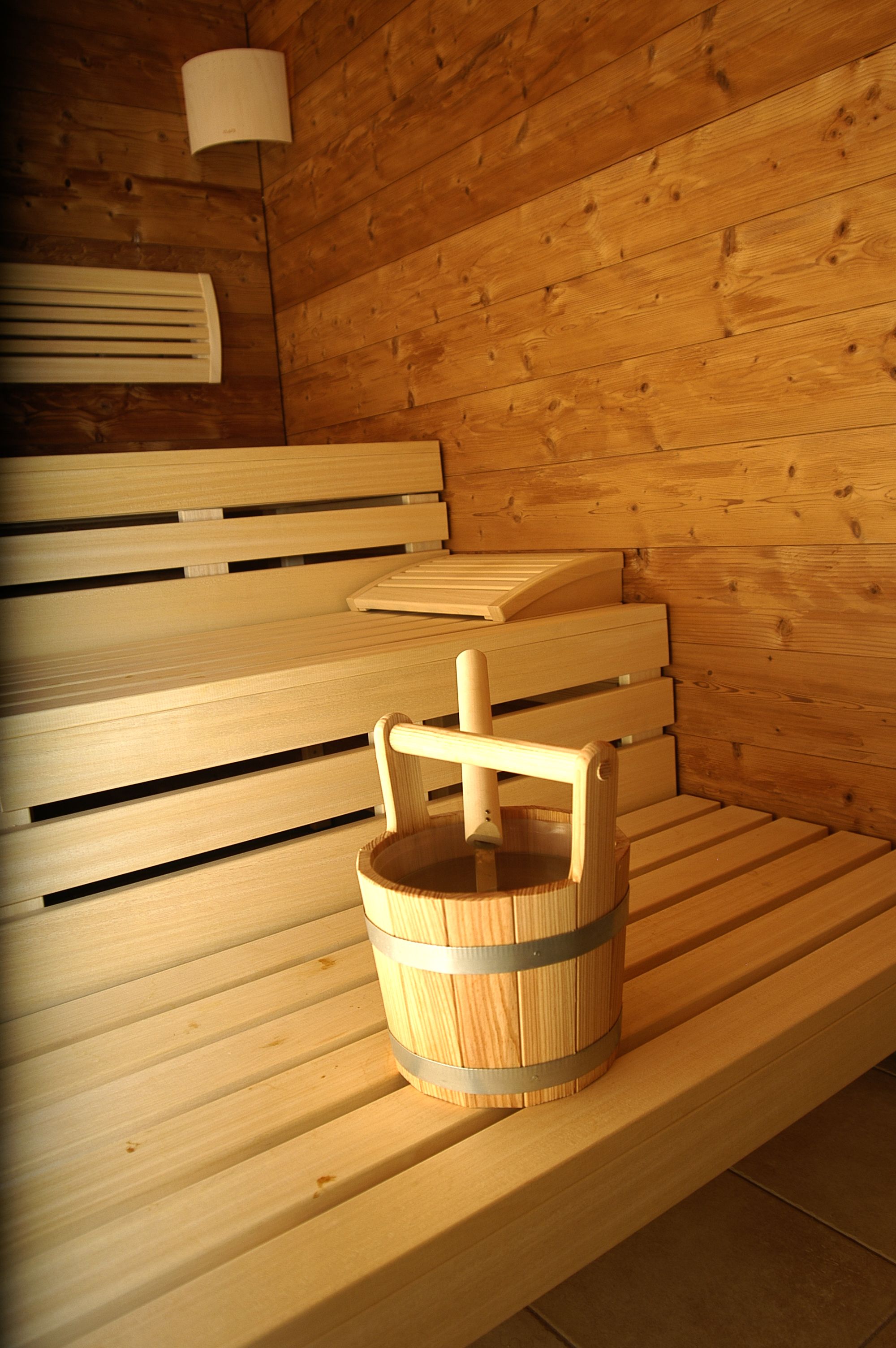 sauna, hot tub, turkish bath/hammam, body treatments, massages