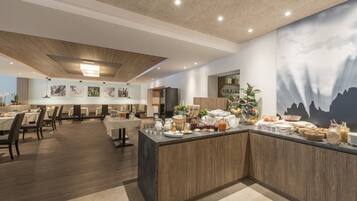 Tägliches inbegriffenes Frühstücksbuffet