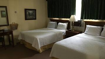 Standaard kamer, 2 queensize bedden | Individueel gedecoreerd, verduisterende gordijnen, gratis wifi