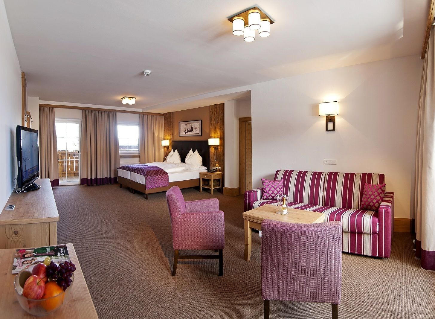 in-room safe, free wifi