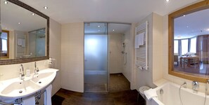 Standard Double Room, Balcony | Bathroom | Free toiletries, hair dryer, towels