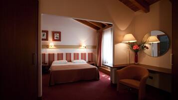 Junior-Suite | Hochwertige Bettwaren, Minibar, Zimmersafe, Schreibtisch