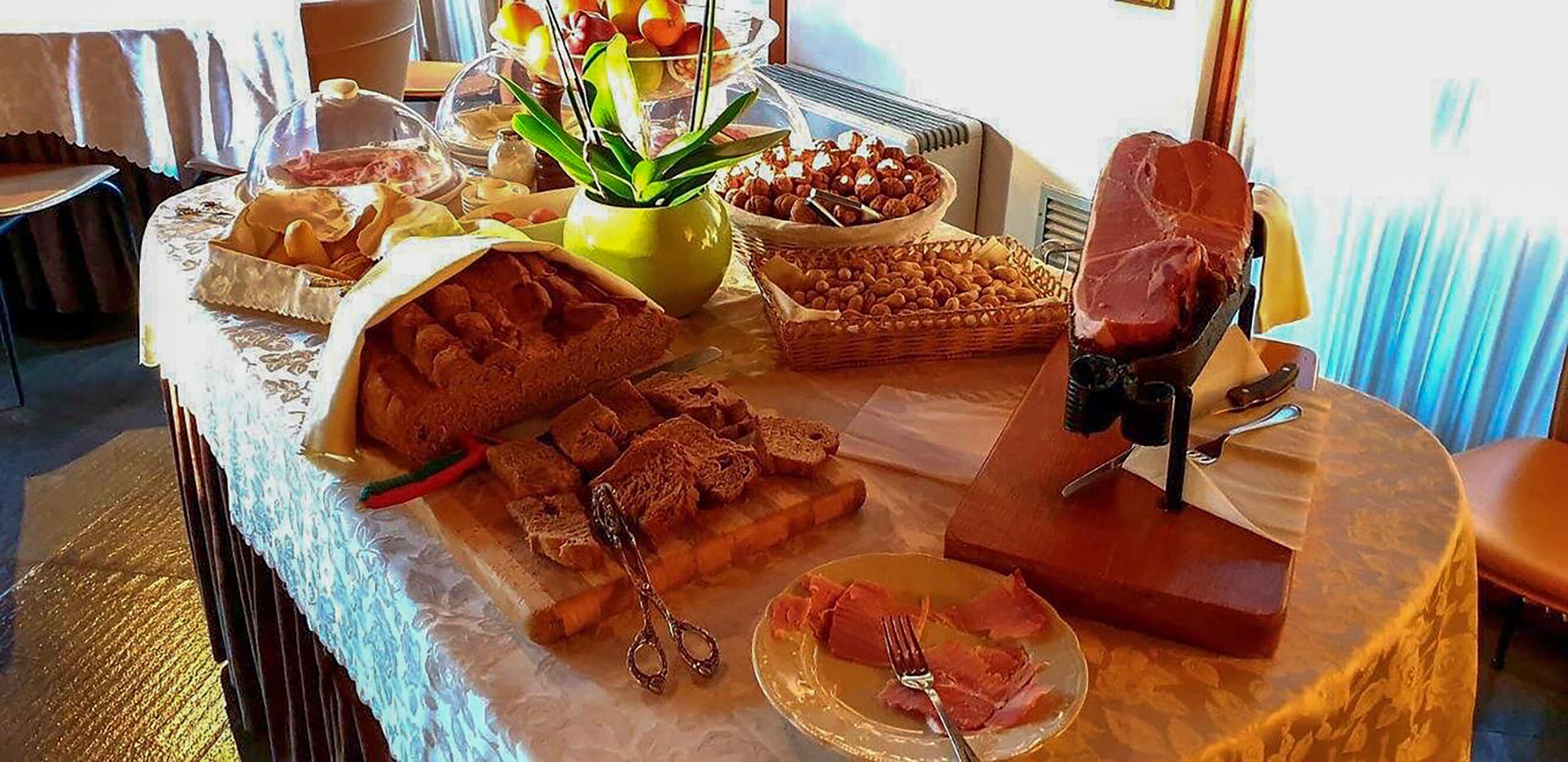 free continental breakfast