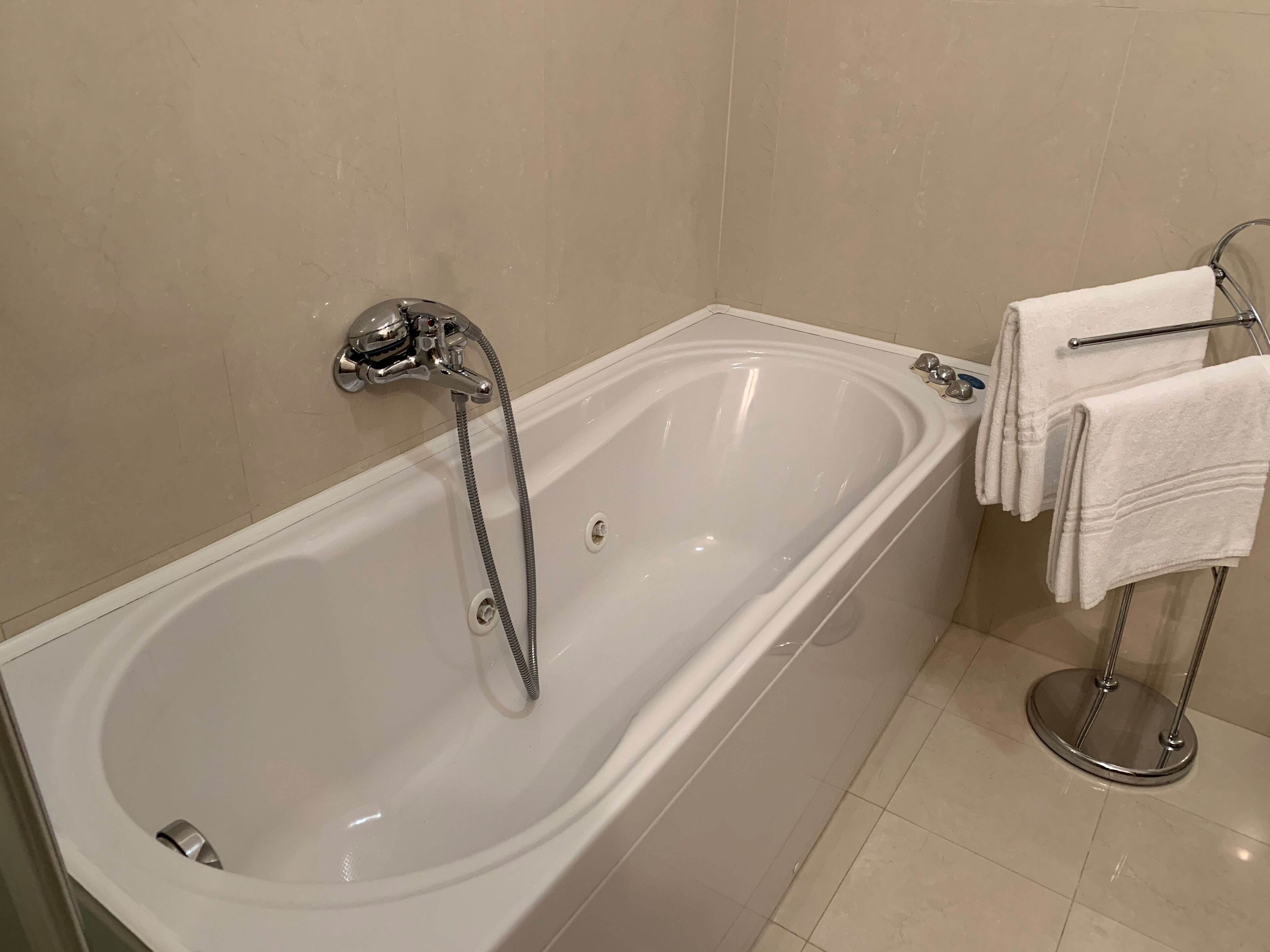 superior double room, 1 double bed | bathroom | free toiletries, hair dryer, bidet, towels
