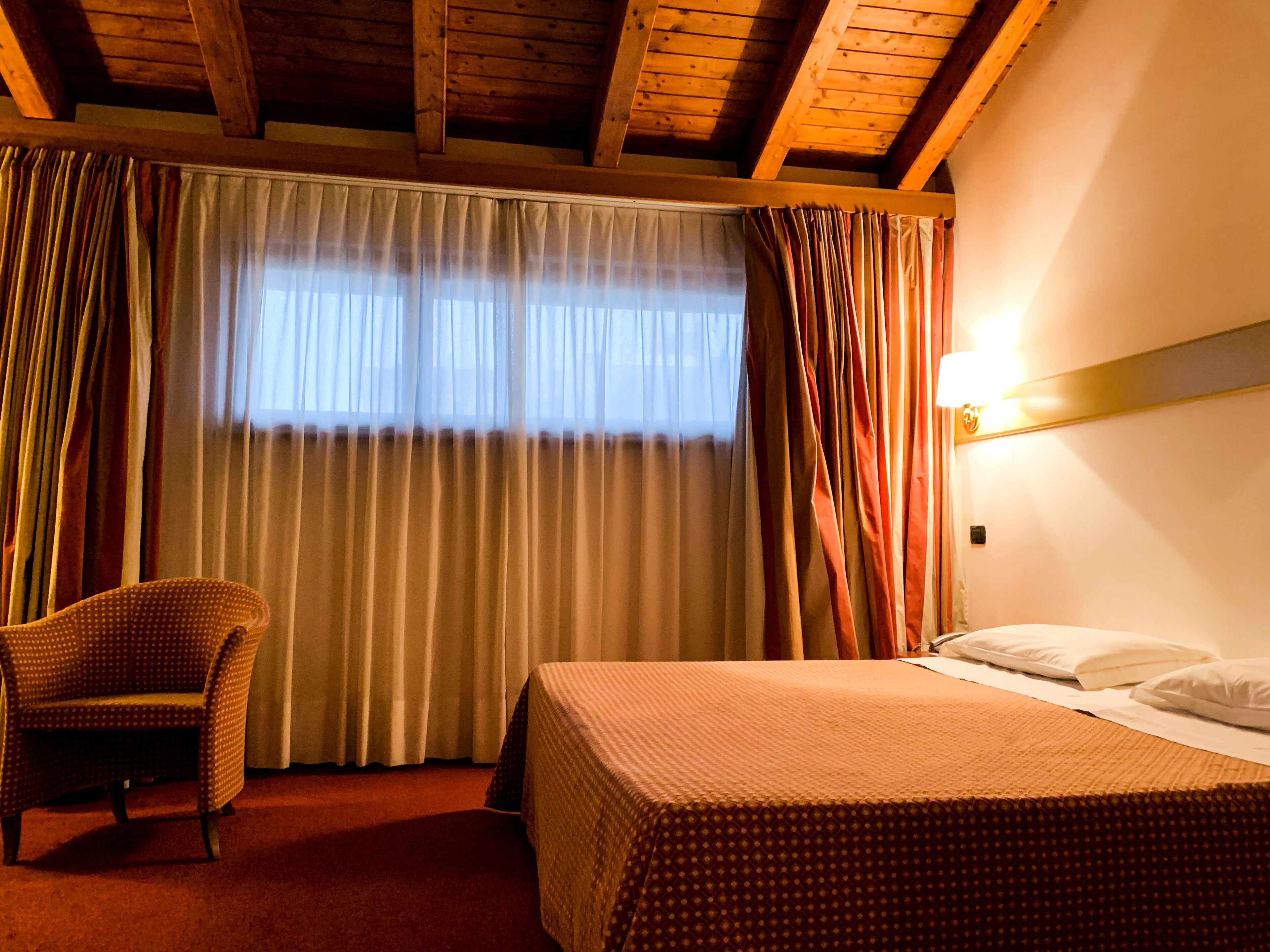 superior double room, 1 double bed | premium bedding, minibar, in-room safe, desk