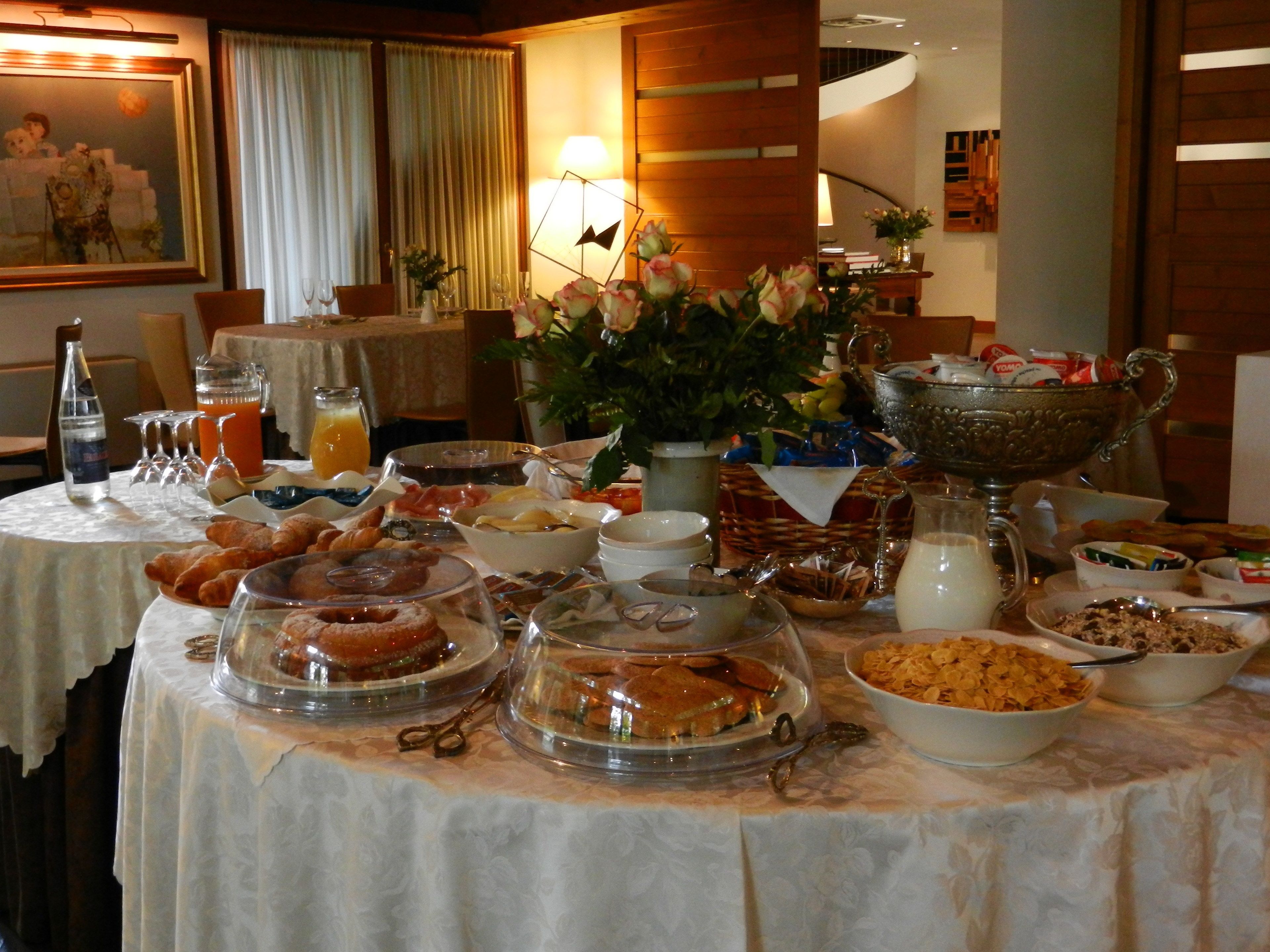 free continental breakfast