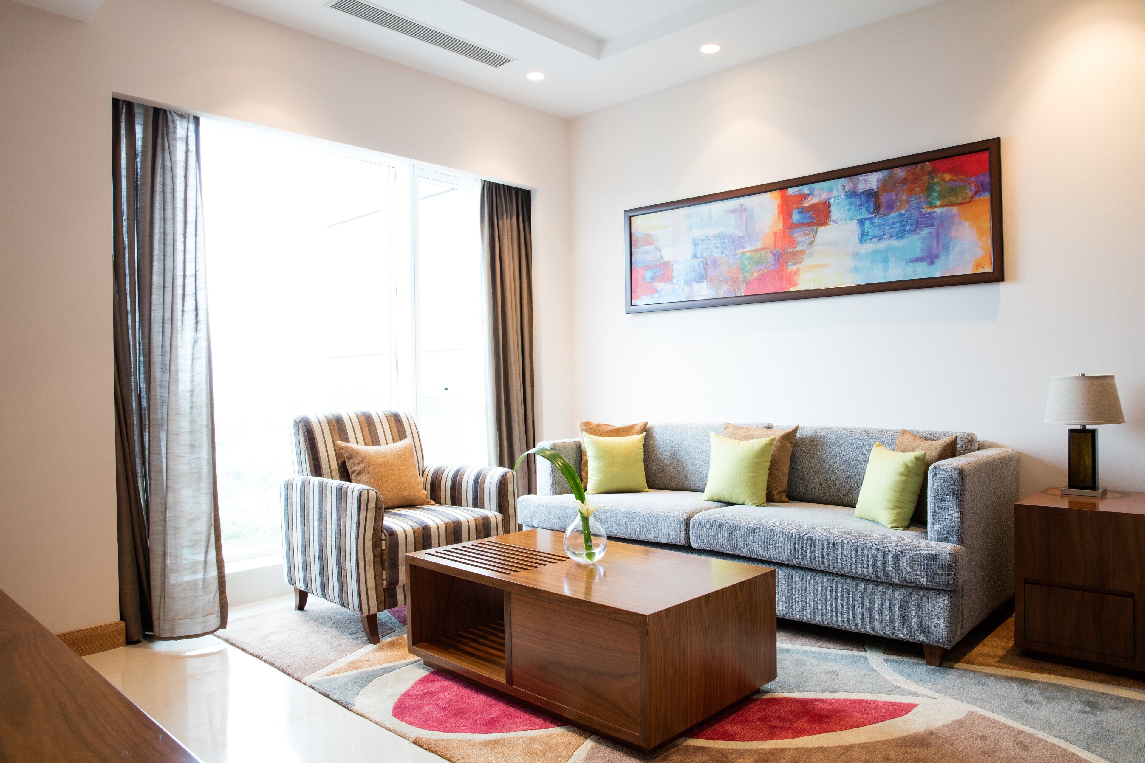 48-Zoll-LED-Fernseher mit Satellitenempfang, Fernseher, DVD-Player