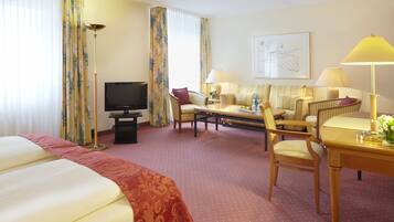Comfort Double Room | Living area | Flat-screen TV, pay movies